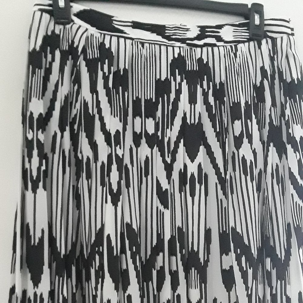 Lands end canvas ikat pleated skirt